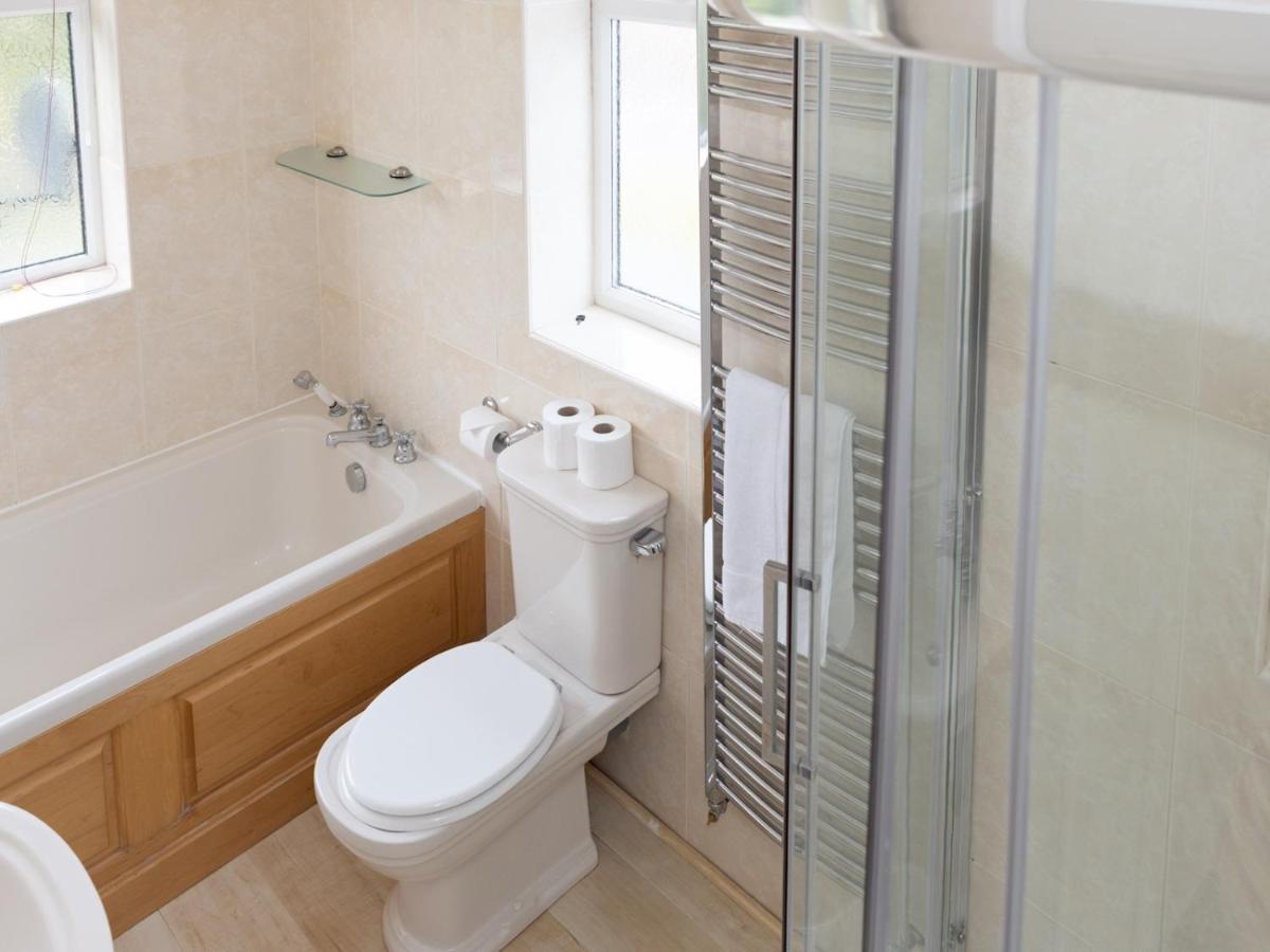 Pass The Keys Amazing 4 Bedroom Property- Hot Tub & Sea Views Scarborough Exterior foto