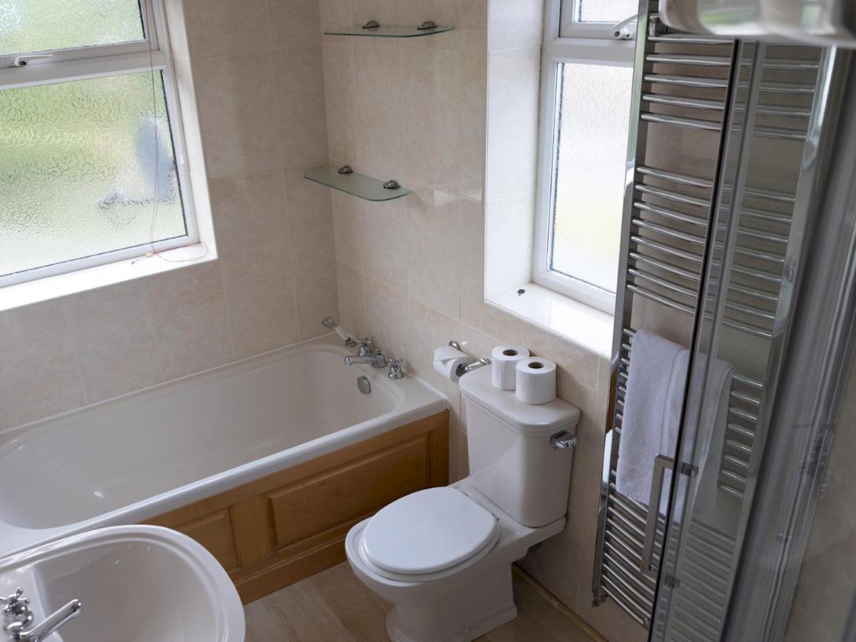 Pass The Keys Amazing 4 Bedroom Property- Hot Tub & Sea Views Scarborough Exterior foto