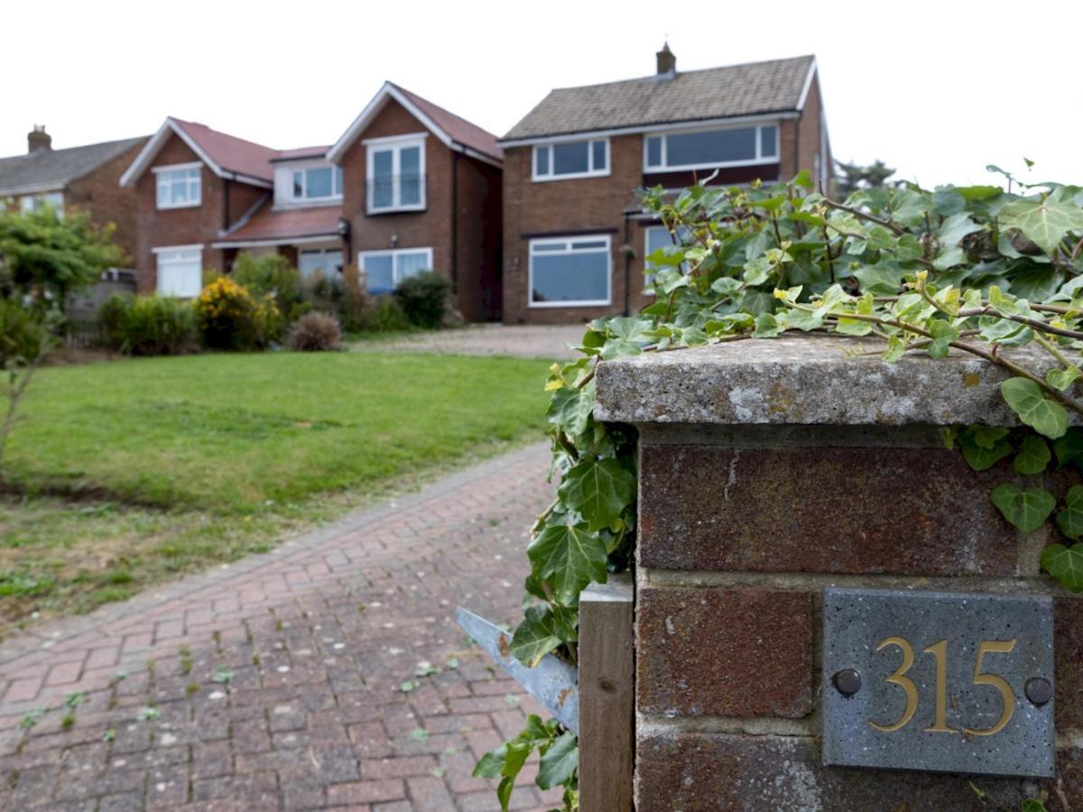 Pass The Keys Amazing 4 Bedroom Property- Hot Tub & Sea Views Scarborough Exterior foto